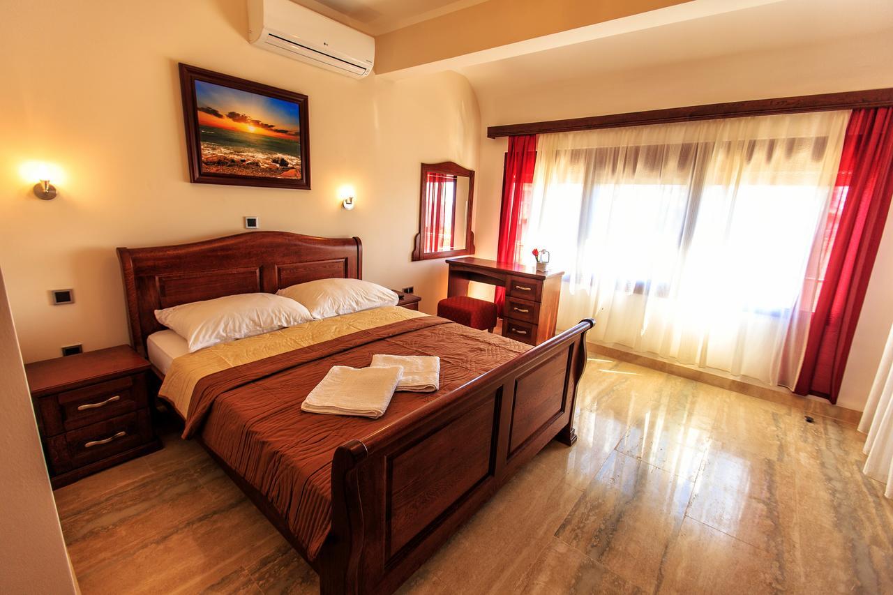 Compass Aparthotel Dobra Voda Zewnętrze zdjęcie