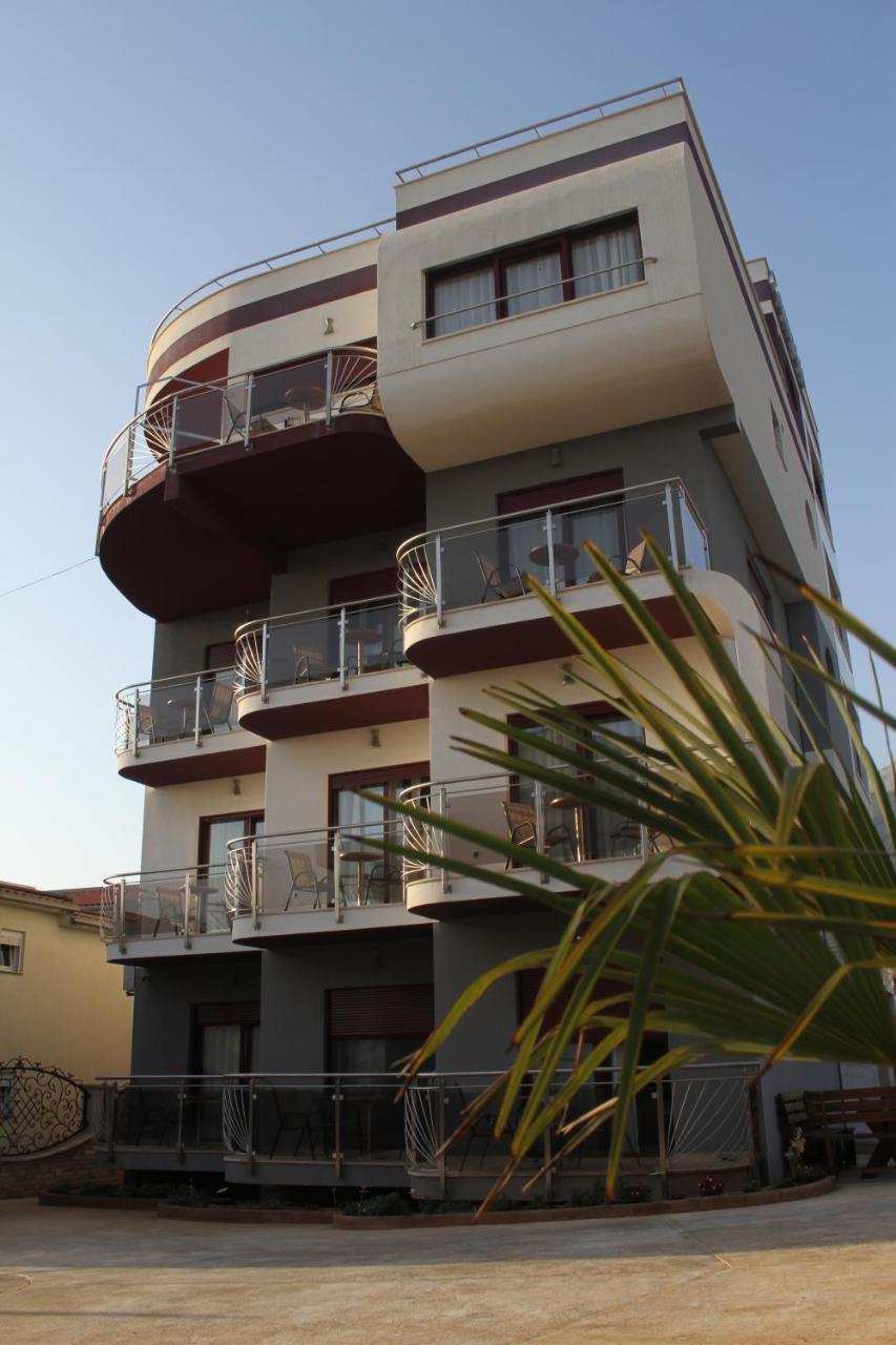 Compass Aparthotel Dobra Voda Zewnętrze zdjęcie