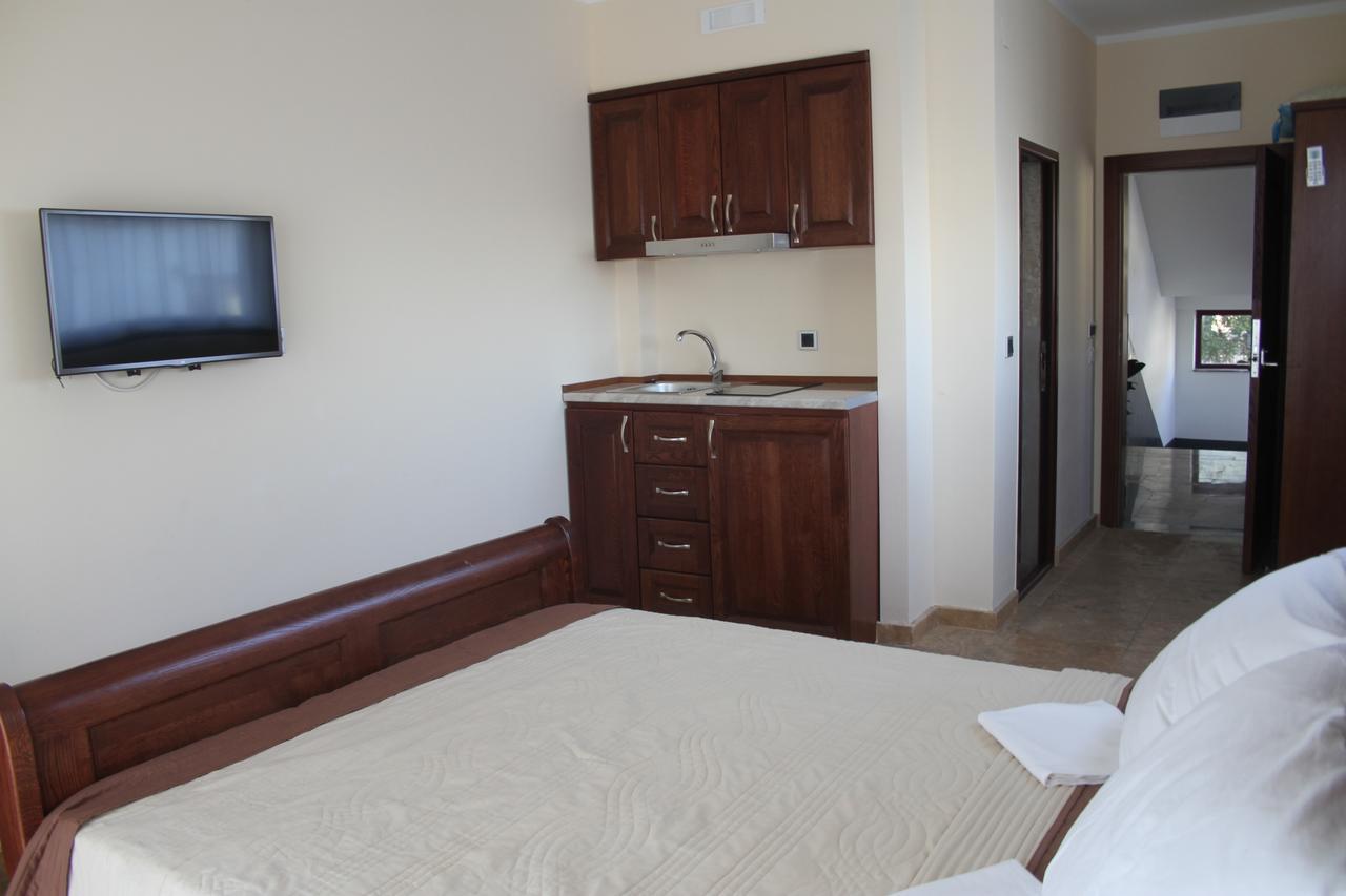 Compass Aparthotel Dobra Voda Zewnętrze zdjęcie