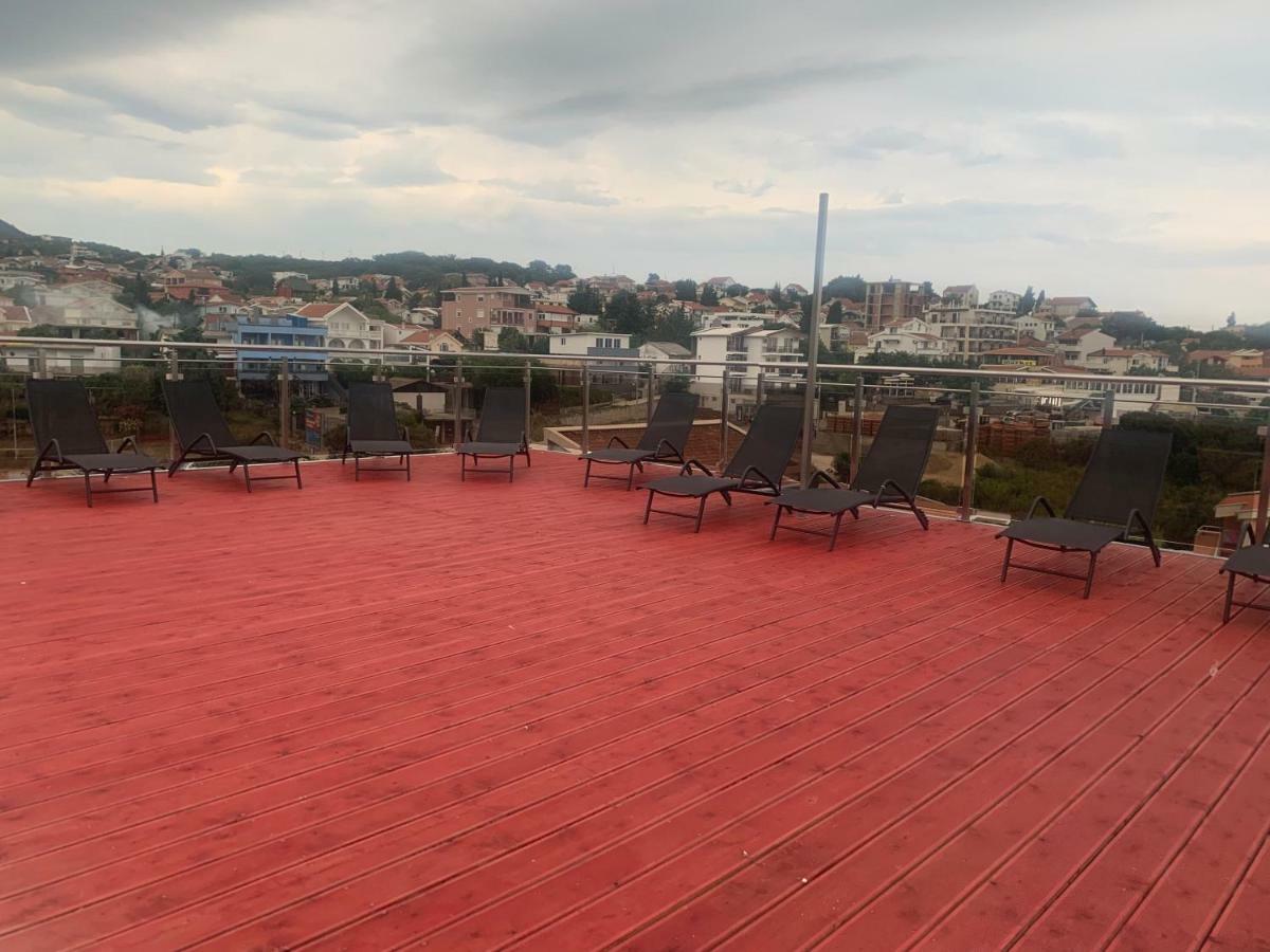 Compass Aparthotel Dobra Voda Zewnętrze zdjęcie
